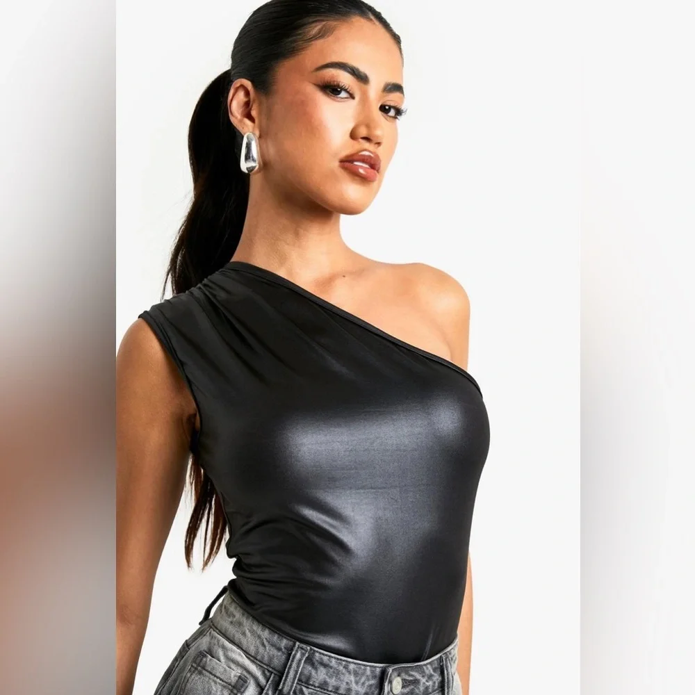 NEW Elegant Black One-Shoulder Bodysuit